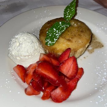 Maggiano's - Butter cake - Italian Near Me - Springfield, Virginia