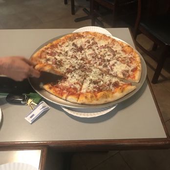 Renna's Pizza - Pizza Near Me - Jacksonville, Florida