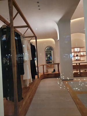 Gabriela Hearst Madison Avenue by null