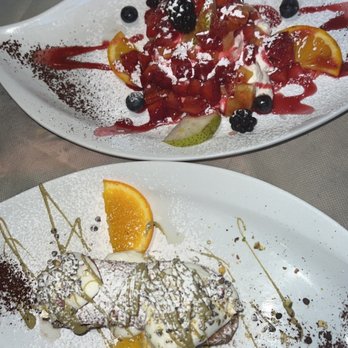 Il Pirata delle Cinque Terre - Cannoli, Panna Cotta - Italian Near Me - Vernazza, SP