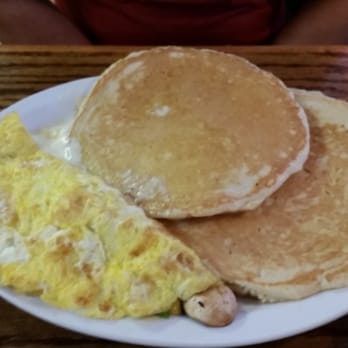 Arnie's Cafe - My husband had a omelet and pancakes! The pancakes are delicious.  Nice and big and fluffy! And the marion syrup is fantastic! - Breakfast & Brunch Near Me - Warrenton, Oregon