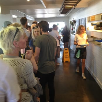 Boat House Palm Beach - The line to order on a sunny Sunday - Coffee & Tea Near Me - Palm Beach, NSW Boat House Palm Beach - The line to order on a sunny Sunday - Coffee & Tea Near Me - Palm Beach, NSW