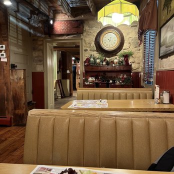 Brickerville House Family Restaurant - Interior - American Near Me - Lititz, Pennsylvania