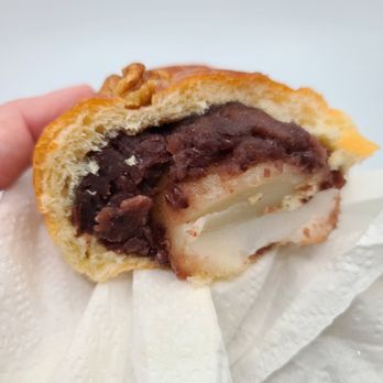Nene Goose Bakery - Mochi anpan has azuki bean filling - Bakeries Near Me - Kailua, Hawaii Nene Goose Bakery - Mochi anpan has azuki bean filling - Bakeries Near Me - Kailua, Hawaii