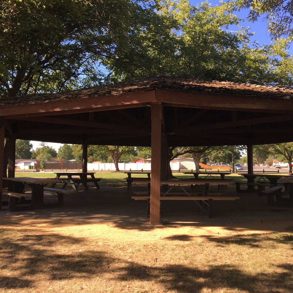 Jensen Park - Large party gazebo - Parks Near Me - Willows, California