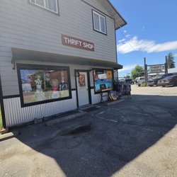 The Cove - Cute thrift store