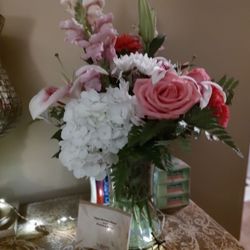 Le Roy's Florist & Flower Delivery - Flower's