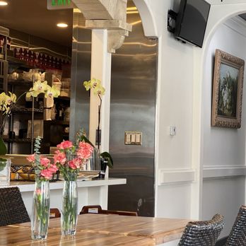 Mely’s Restaurant - Salvadoran Near Me - Pasadena, California