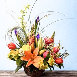 Paris Bouquets - Spring Bloomin Basket