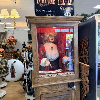 Antique Trove - Antiques Near Me - Roseville, California