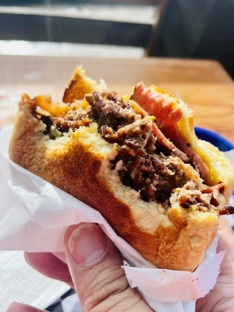 L’AUTHENTIQUE POUTINE AND BURGERS Updated May 2024 44 Photos & 31