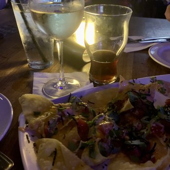 Yard House - Poke nachos - New American Near Me - Orlando, Florida