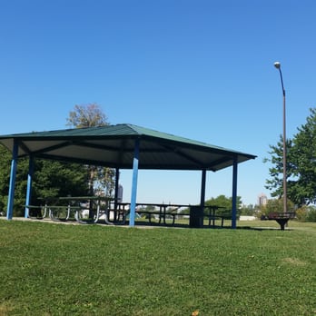 Highland Park - Street View of Pavillion - Parks Near Me - Indianapolis, Indiana