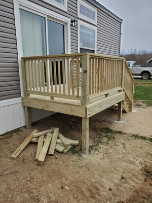 Alaniz construction Logo