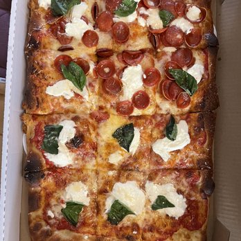Pizzeria da Laura - Ray J sicilian, no pepperoni on half the pizza - Pizza Near Me - Berkeley, California