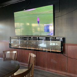 Tapps Restaurant and Bar - 80 inch TVs