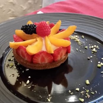 La Croix Blanche - Tartelette multifruits - French Near Me - Donnemarie Dontilly, 77 La Croix Blanche - Tartelette multifruits - French Near Me - Donnemarie Dontilly, 77