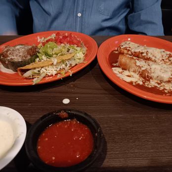 Agavero Cantina - Lilburn - My friend chose everything, so it included an enchilada, burrito, taco, chalupa, chili relleno, he added beans and rice! - Mexican Near Me - Lilburn, Georgia