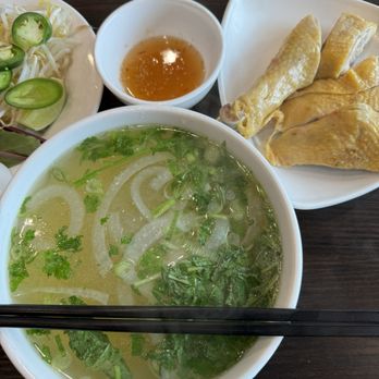 Pho Kadao - Chicken pho with glass noodle and dark meat - Vietnamese Near Me - Rosemead, California