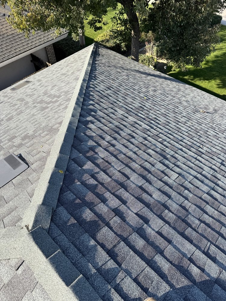 Slide of Diamond Ridge Roofing