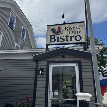 Rise And Dine Bistro - Entrance - Breakfast & Brunch Near Me - North Conway, New Hampshire Rise And Dine Bistro - Entrance - Breakfast & Brunch Near Me - North Conway, New Hampshire