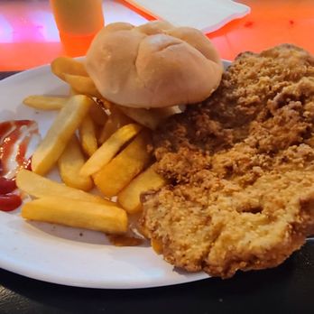 Honey Hole - BPT - Sports Bars Near Me - Cahokia, Illinois Honey Hole - BPT - Sports Bars Near Me - Cahokia, Illinois