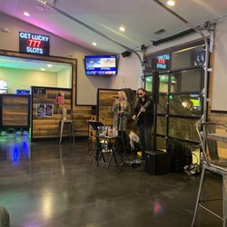 Salerno's Pizzeria & R Bar - Great duo playing music