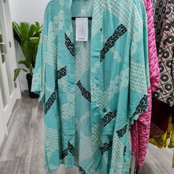 Dezigns By Kamohoalii - Kimono style wrap