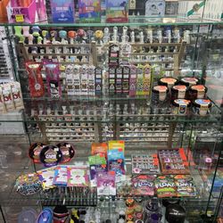 Glenoaks Smokes & Exotics - Selection is crazyyy