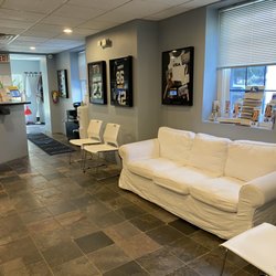 Summit Spine and Wellness - Waiting Area