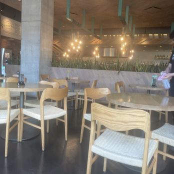 Nando's Peri-Peri - wasn't even crowded - South African Near Me - Chicago, Illinois Nando's Peri-Peri - wasn't even crowded - South African Near Me - Chicago, Illinois