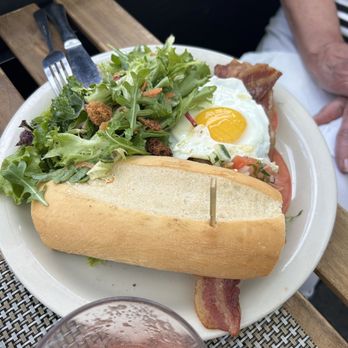 Jackson's Eatery | Bar - Bars Near Me - Long Island City, New York