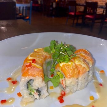 Raiz Kitchen Sushi Bar - Zesty Islander Roll - Sushi Bars Near Me - Chicago, Illinois Raiz Kitchen Sushi Bar - Zesty Islander Roll - Sushi Bars Near Me - Chicago, Illinois