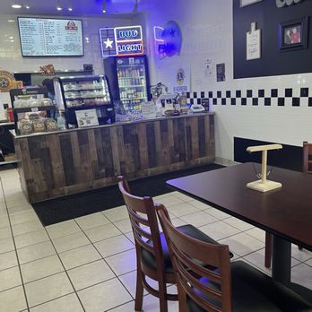 JR’s BBQ N More - Counter - Food Trucks Near Me - Keller, Texas