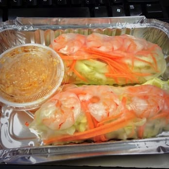 Ruuthai's Kitchen - Summer Rolls with Peanut dipping sauce - Thai Near Me - Bridgeport, Connecticut Ruuthai's Kitchen - Summer Rolls with Peanut dipping sauce - Thai Near Me - Bridgeport, Connecticut