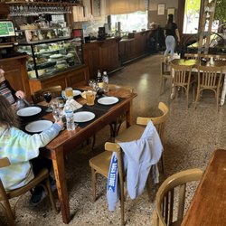 El Tokio - Nice dining area