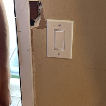 After 3 Inn - Inside next to the door - Hotels Near Me - Alhambra, California After 3 Inn - Inside next to the door - Hotels Near Me - Alhambra, California