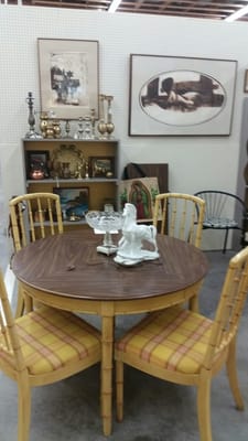 Lula B's Oak Cliff Vintage Shop by null