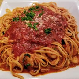 Linguine with bolognese sauce and shrimp