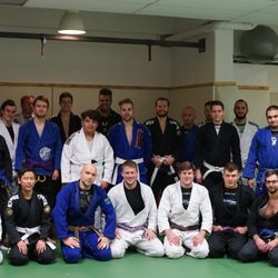 Living Jiu Jitsu - Brazilian Jiu Jitsu (BJJ) für Erwachsene: Dienstag, Donnerstag um 18:00 und Samstag 17:00