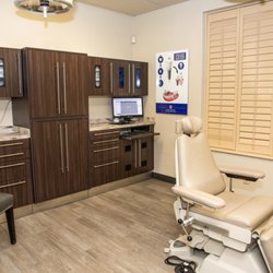 Texas Center for Oral Surgery & Dental Implants - Practice consultation room