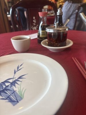 Lu Lu Seafood & Dim Sum by null