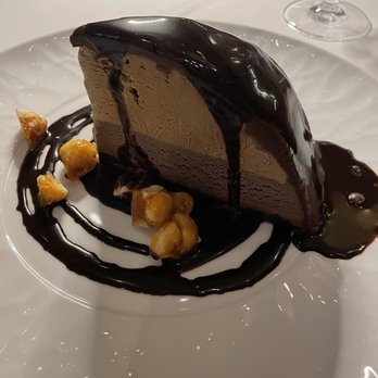 Roy's at Pebble Beach - Hawaian cake - Asian Fusion Near Me - Pebble Beach, California