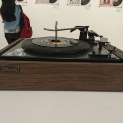 Bliblioteca Andrés Hernetrosa - Oaxaca en Vinilo
