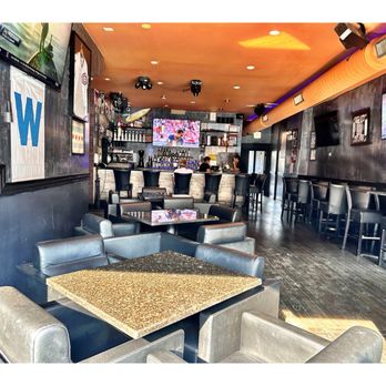 H Cafe + Bar - 2H Cafe+Bar . 5074-76 N Lincoln, Chicago, IL - Lounges Near Me - Chicago, Illinois