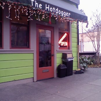 The Hotdogger - Dec 2009 - Hot Dogs Near Me - Davis, California The Hotdogger - Dec 2009 - Hot Dogs Near Me - Davis, California