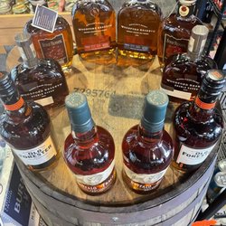 Pat's Liquor Store