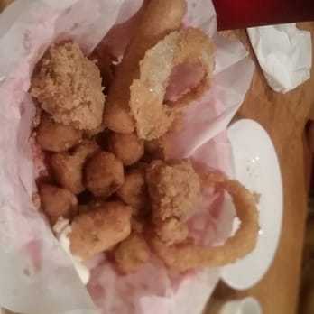 Goodson's Café - Horrible mixed appetizer - American Near Me - Tomball, Texas
