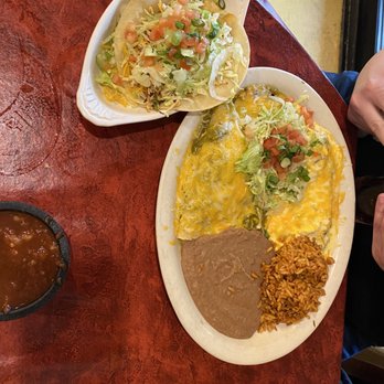 Poco & Moms - Best of New Mexico Combination Plate - American Near Me - Tucson, Arizona Poco & Moms - Best of New Mexico Combination Plate - American Near Me - Tucson, Arizona