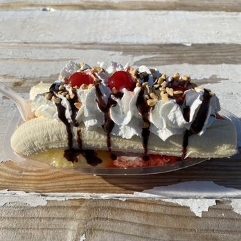 B&L Kustard - a banana split on a wooden table - Ice Cream & Frozen Yogurt Near Me - Front Royal, Virginia